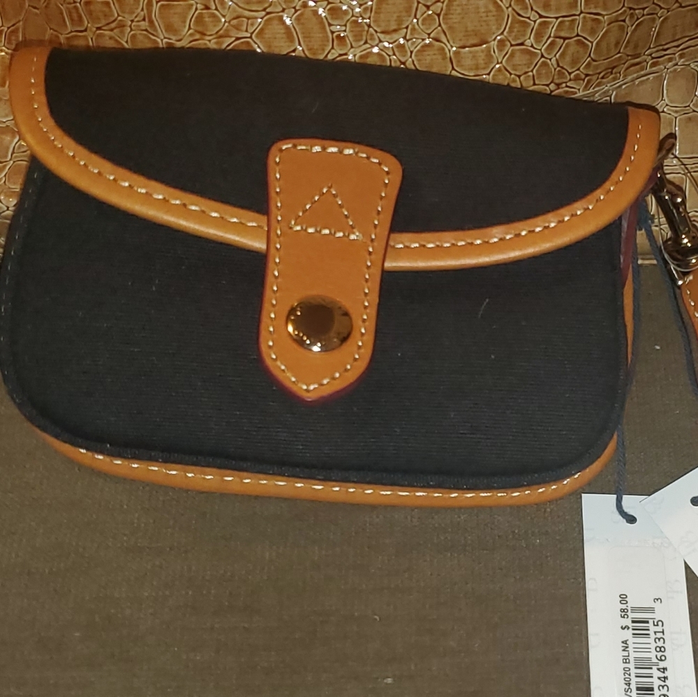 Dooney & Bourke wristlet